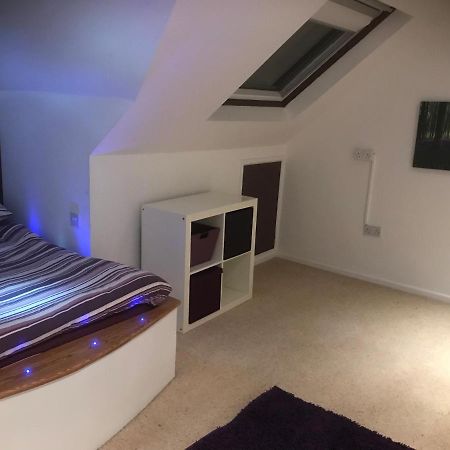 Top Floor In Beautiful Home Weymouth Eksteriør bilde
